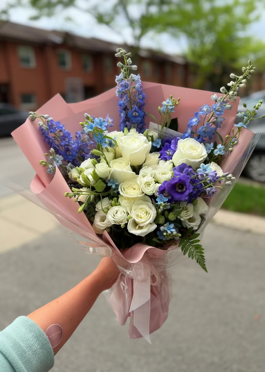 Victory in Bloom_Graduation Best florist in Oakville_Free local Delivery_Same Day flower delivery